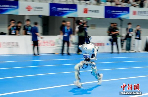 广州股票配资公司 （年终特稿）人形机器人“七十二变” “智”入大众生活